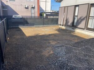 浜松市南区の既存の砂利を撤去の様子