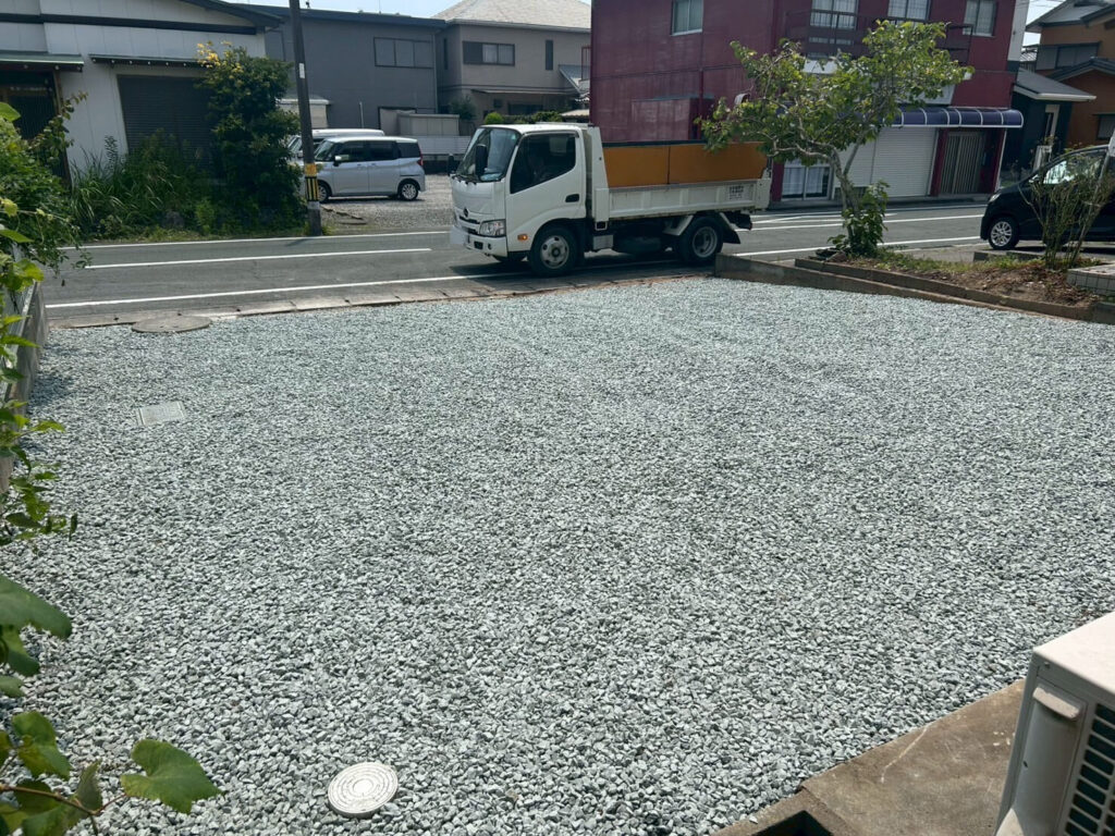 砂利敷き後横から
