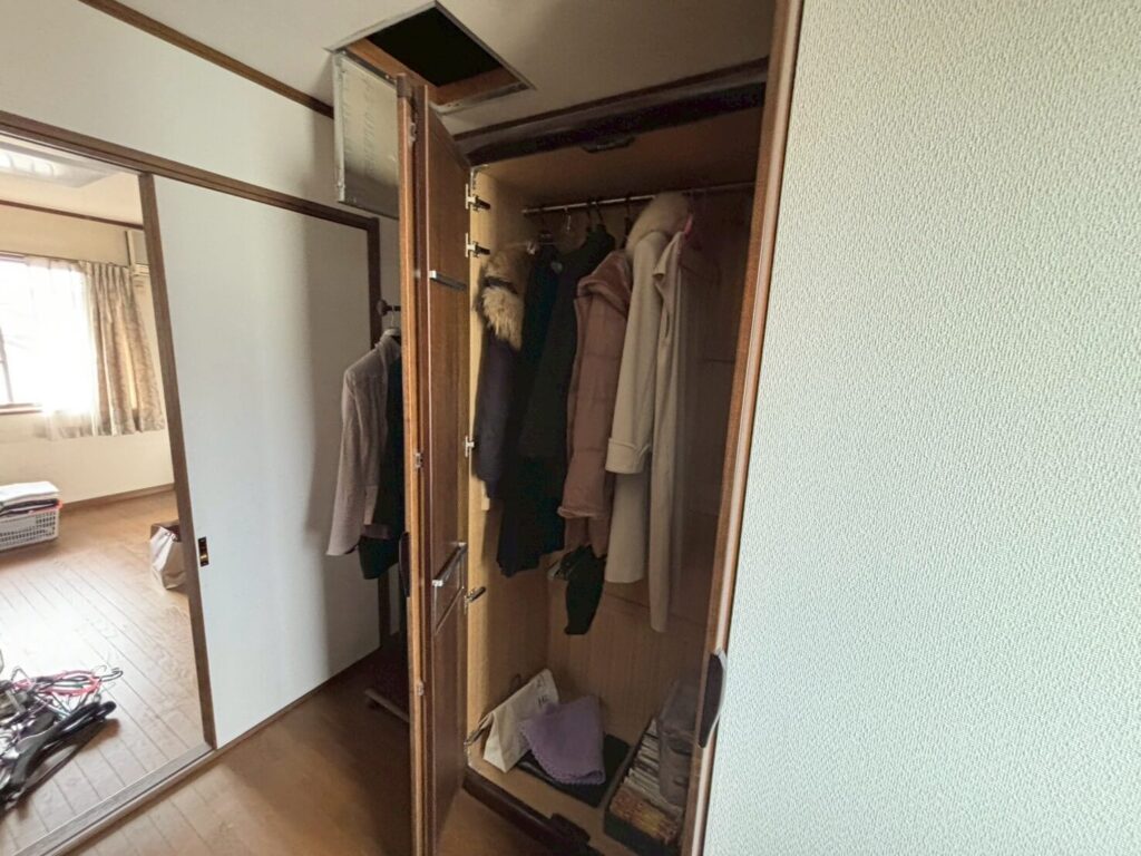 こちらも不要なクローゼットの中身